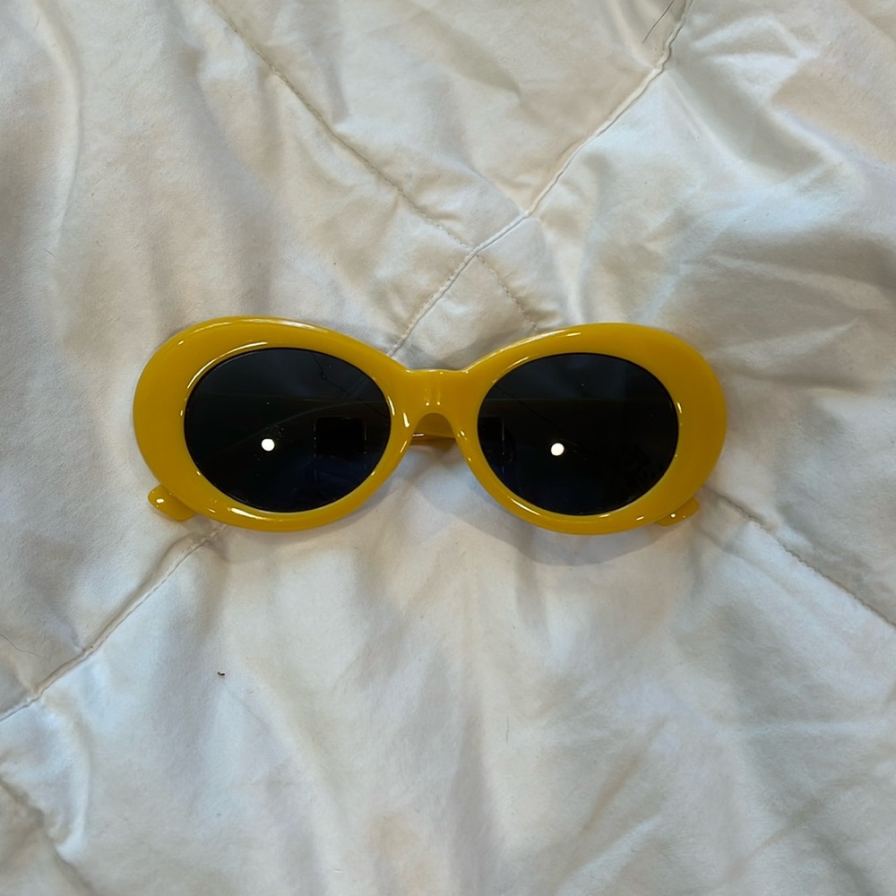 Yellow clout goggle sunglasses